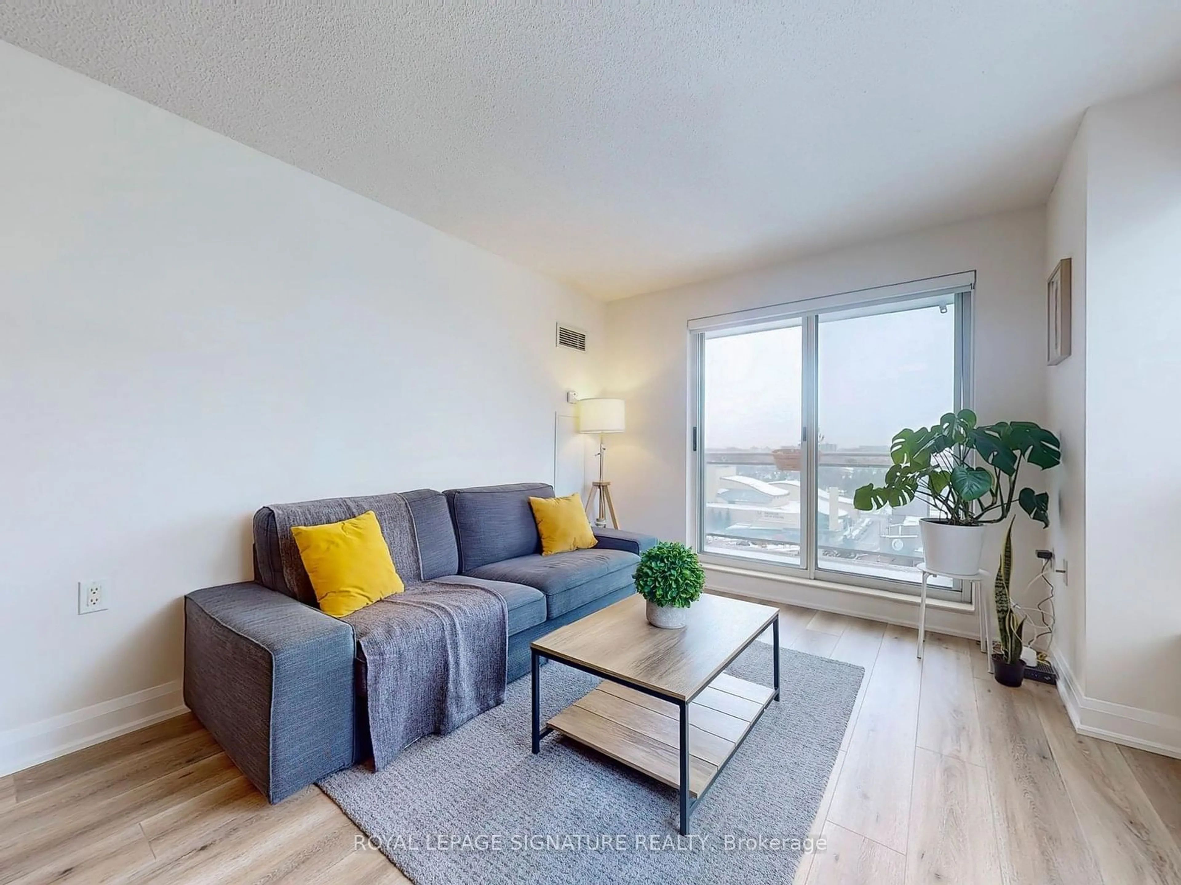 Living room with furniture, unknown for 21 Hillcrest Ave #1807, Toronto Ontario M2N 7K2