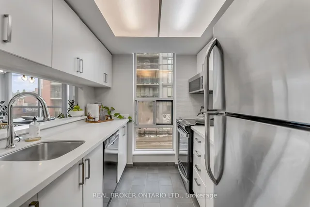 Additional property image - 725 King St Unit 213
