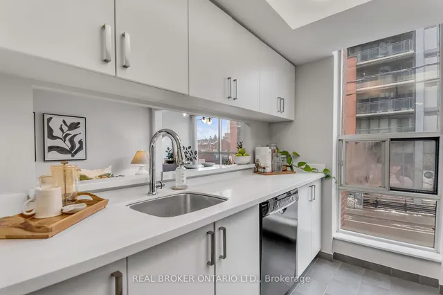 Additional property image - 725 King St Unit 213