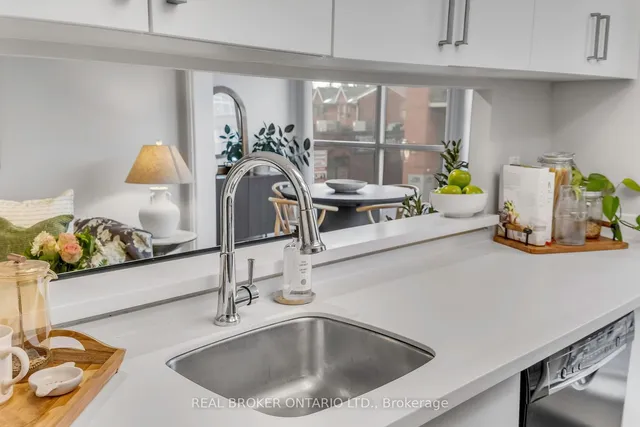 Additional property image - 725 King St Unit 213