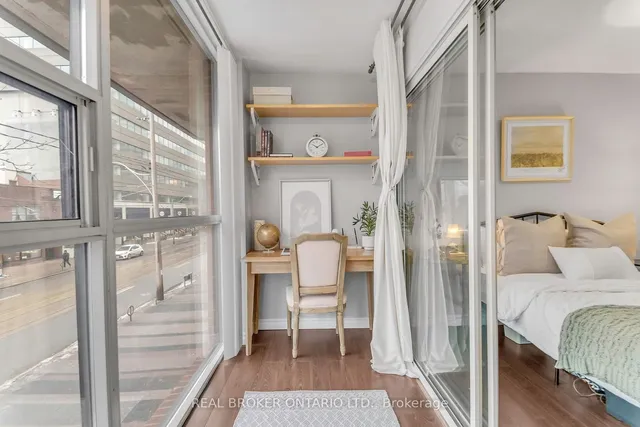 Additional property image - 725 King St Unit 213