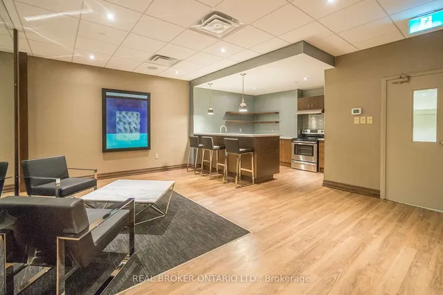 Additional property image - 725 King St Unit 213