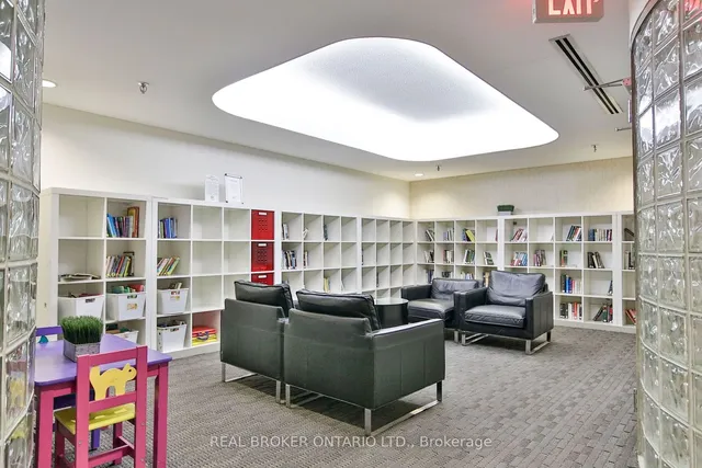 Additional property image - 725 King St Unit 213