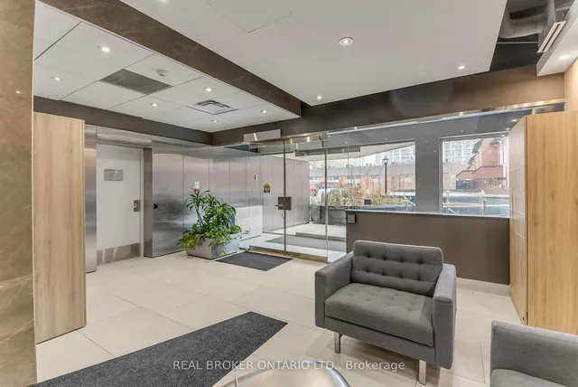 Additional property image - 725 King St Unit 213