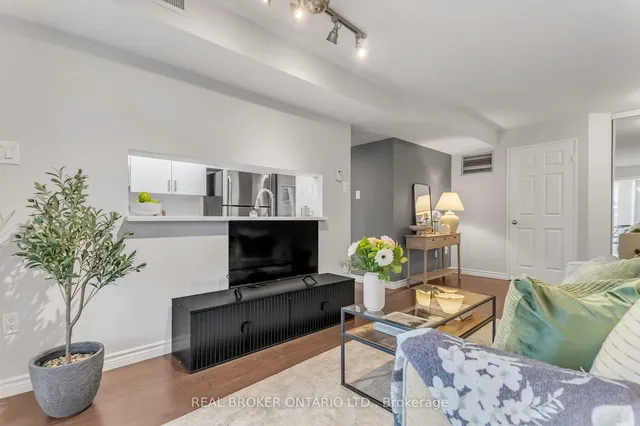 Additional property image - 725 King St Unit 213