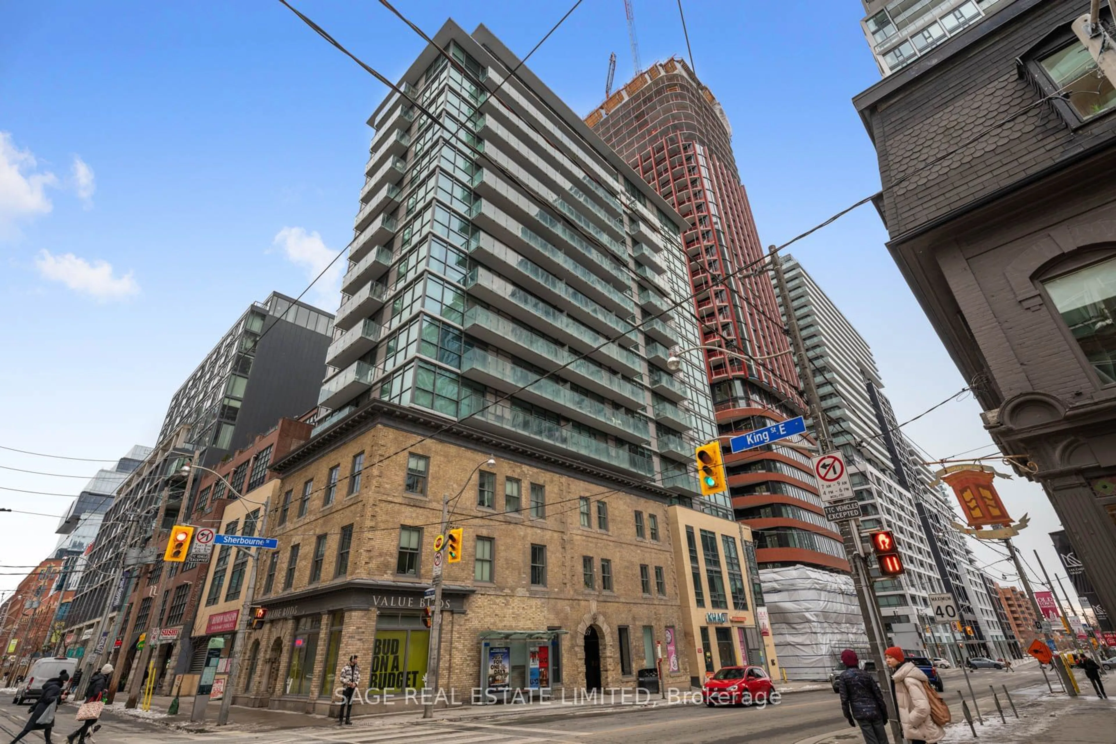 Patio, street for 39 Sherbourne St #801, Toronto Ontario M5A 0L8