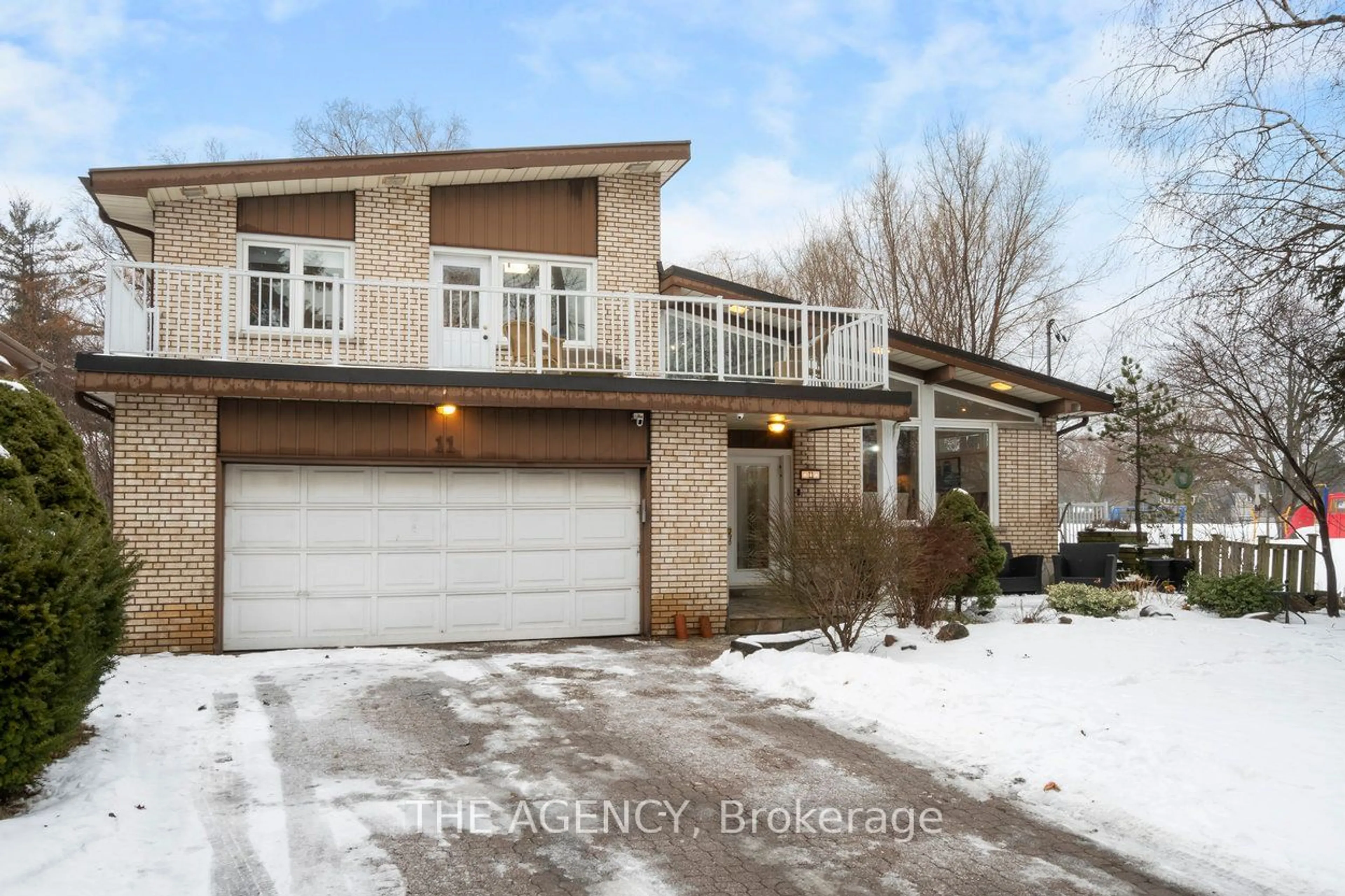 Unknown for 11 Bayhampton Crt, Toronto Ontario M3H 5L5