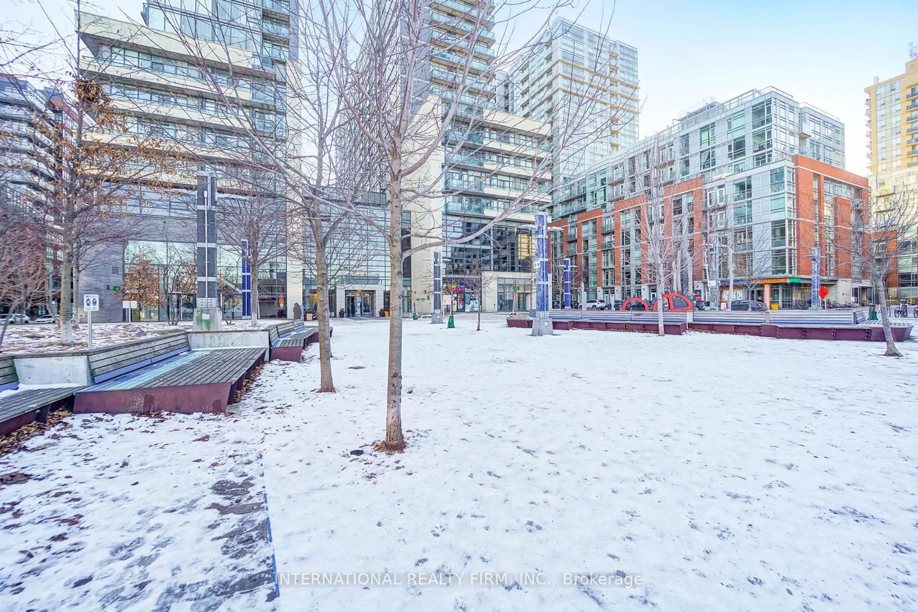 Patio, street for 36 Lisgar St #LPH16E, Toronto Ontario M6J 3G2