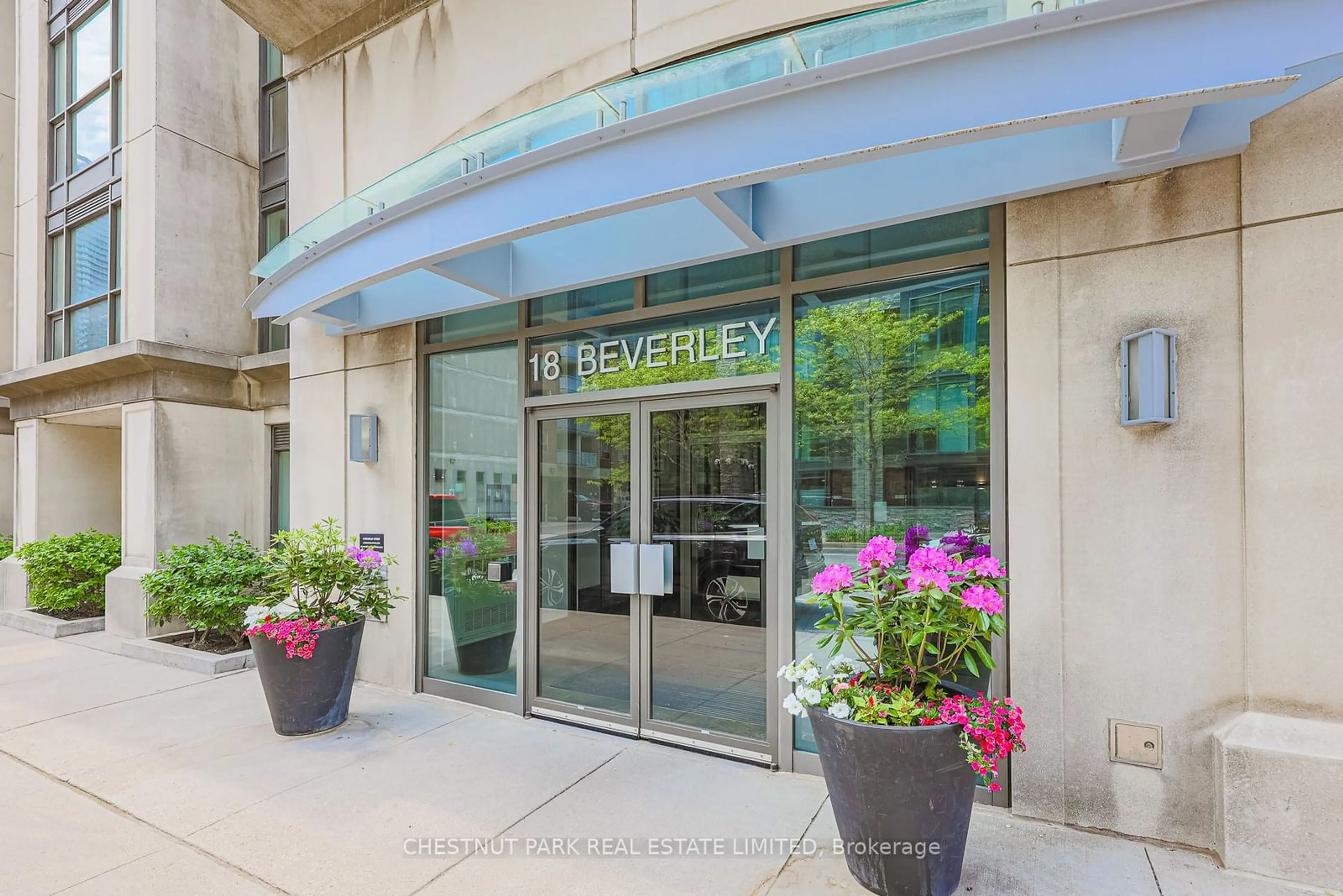 Indoor entryway for 18 Beverley St #218, Toronto Ontario M5T 3L2