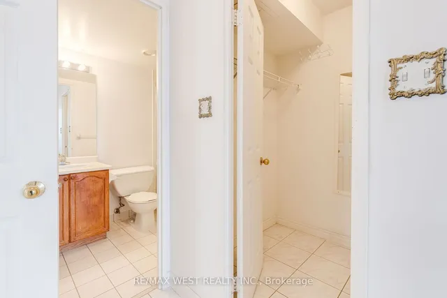 Additional property image - 28 Empress Ave Unit 1011