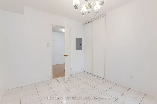 Additional property image - 28 Empress Ave Unit 1011