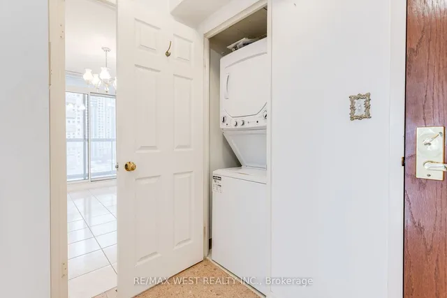 Additional property image - 28 Empress Ave Unit 1011