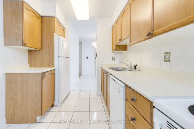 Additional property image - 28 Empress Ave Unit 1011