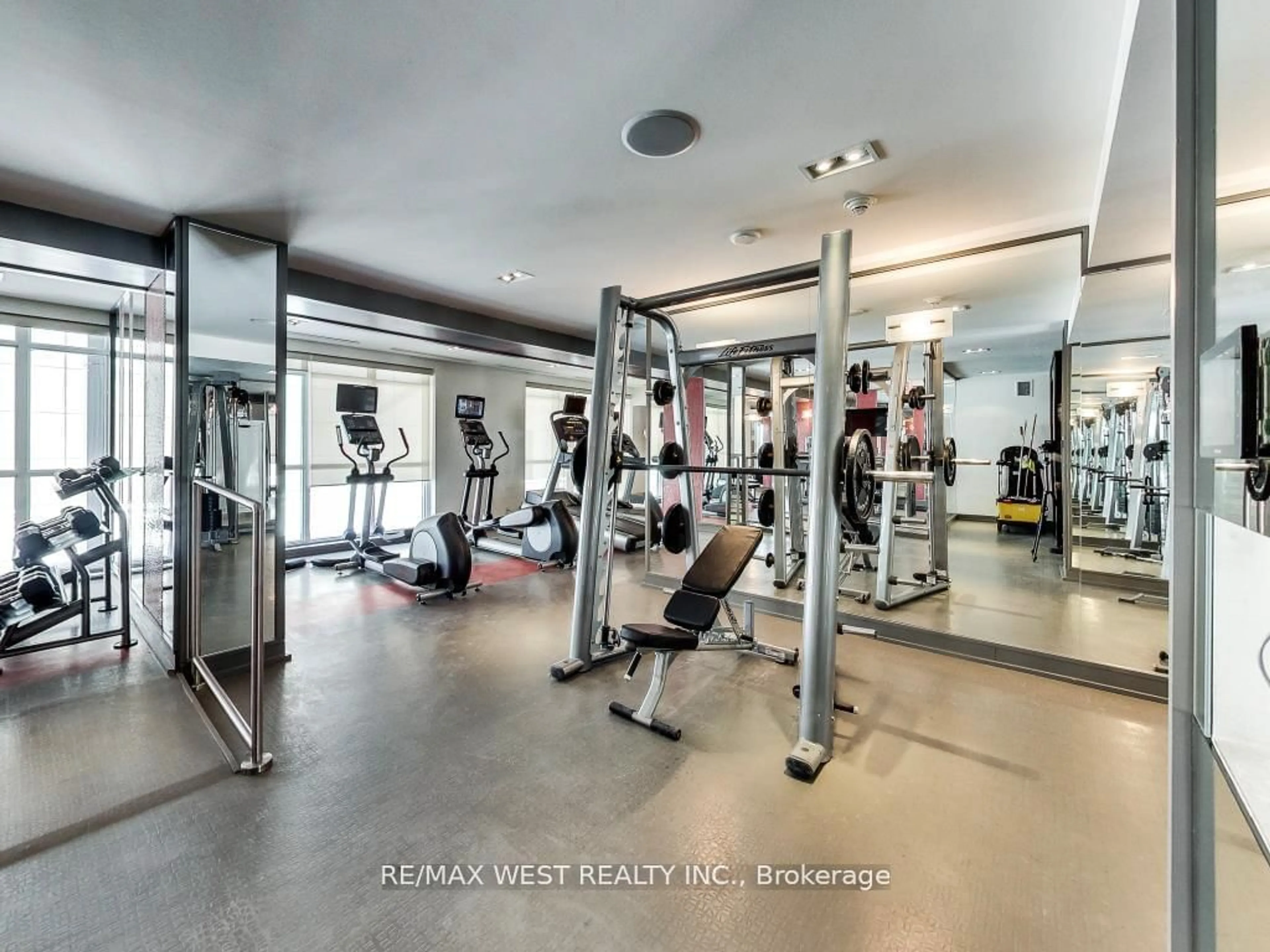 Gym or fitness room for 5 Hanna Ave #429, Toronto Ontario M6K 0B3