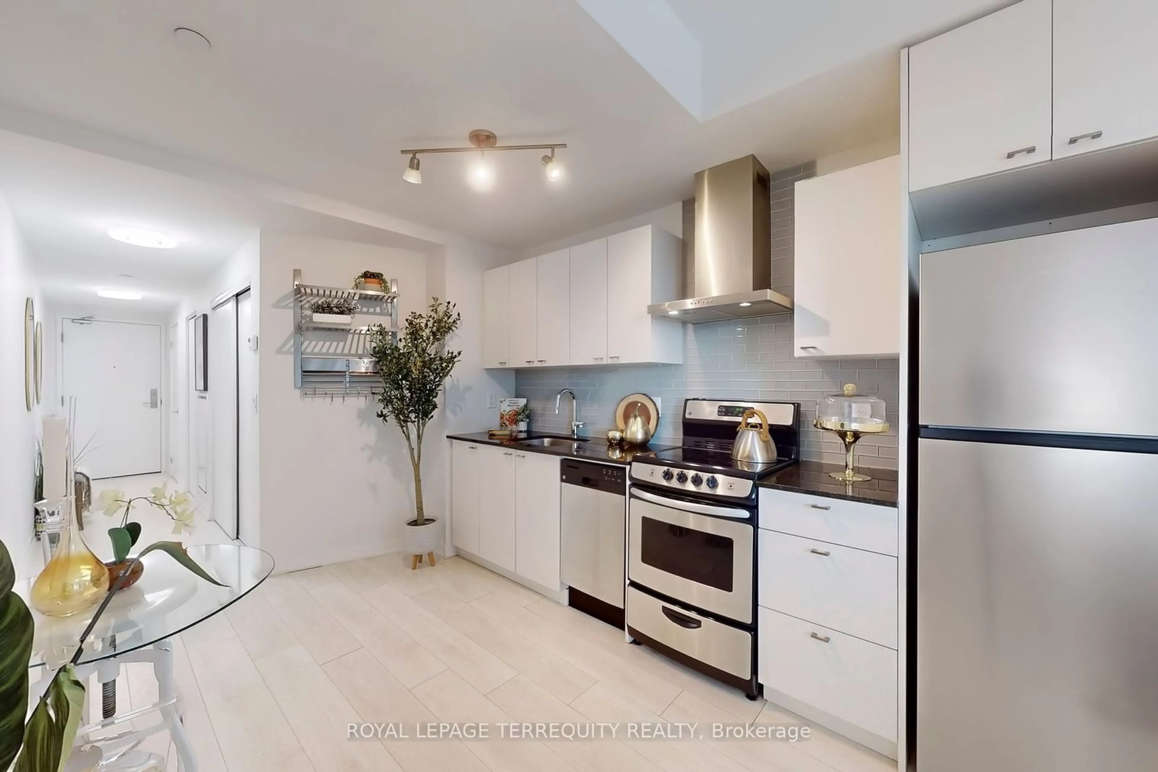 Contemporary kitchen, ceramic/tile floor for 51 East Liberty St #901, Toronto Ontario M6K 3P8