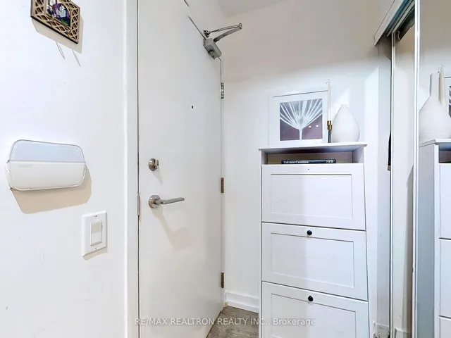 Additional property image - 29 Singer Crt Unit Ph07
