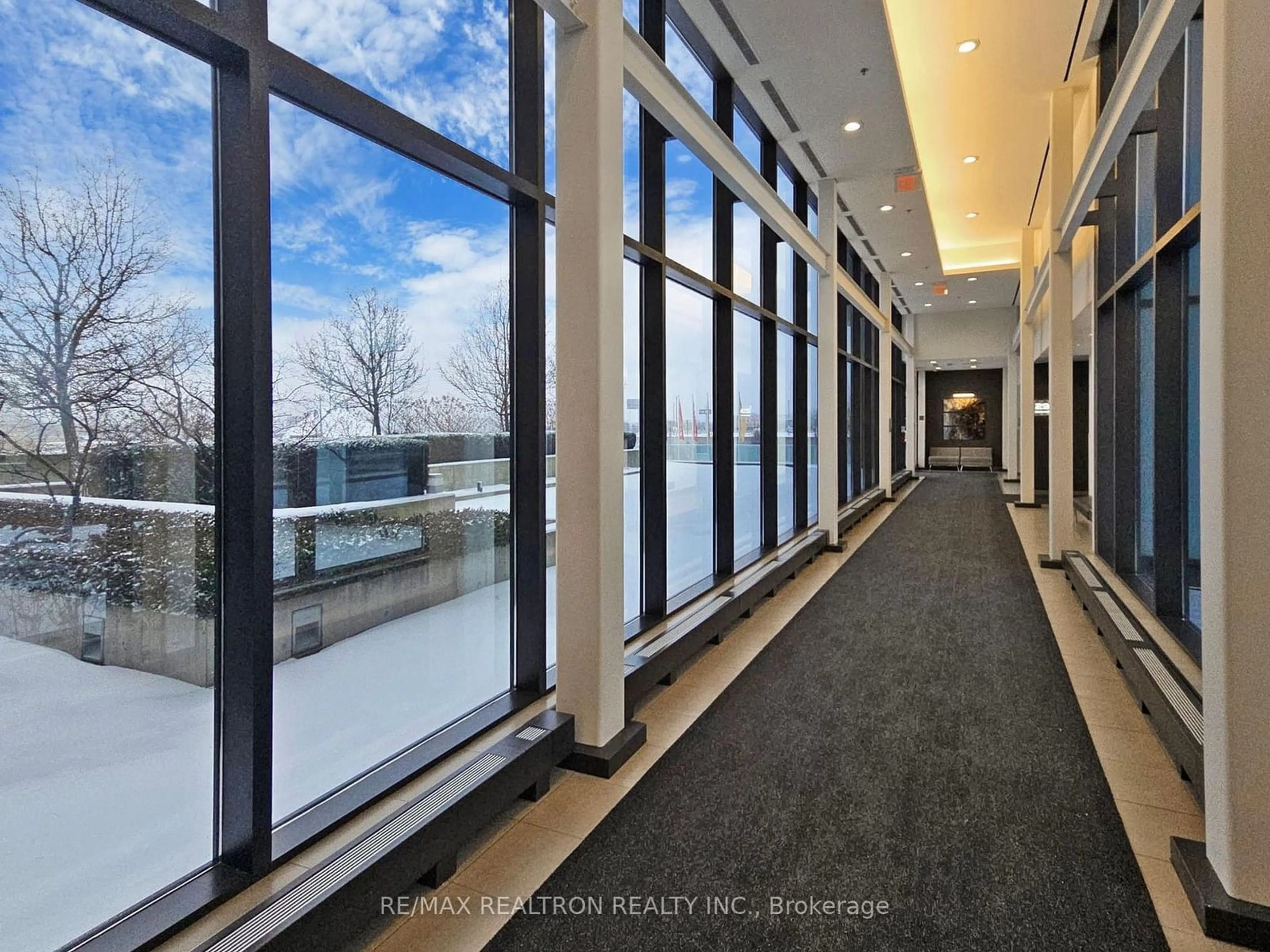 Indoor foyer for 29 Singer Crt #Ph07, Toronto Ontario M2K 0B3