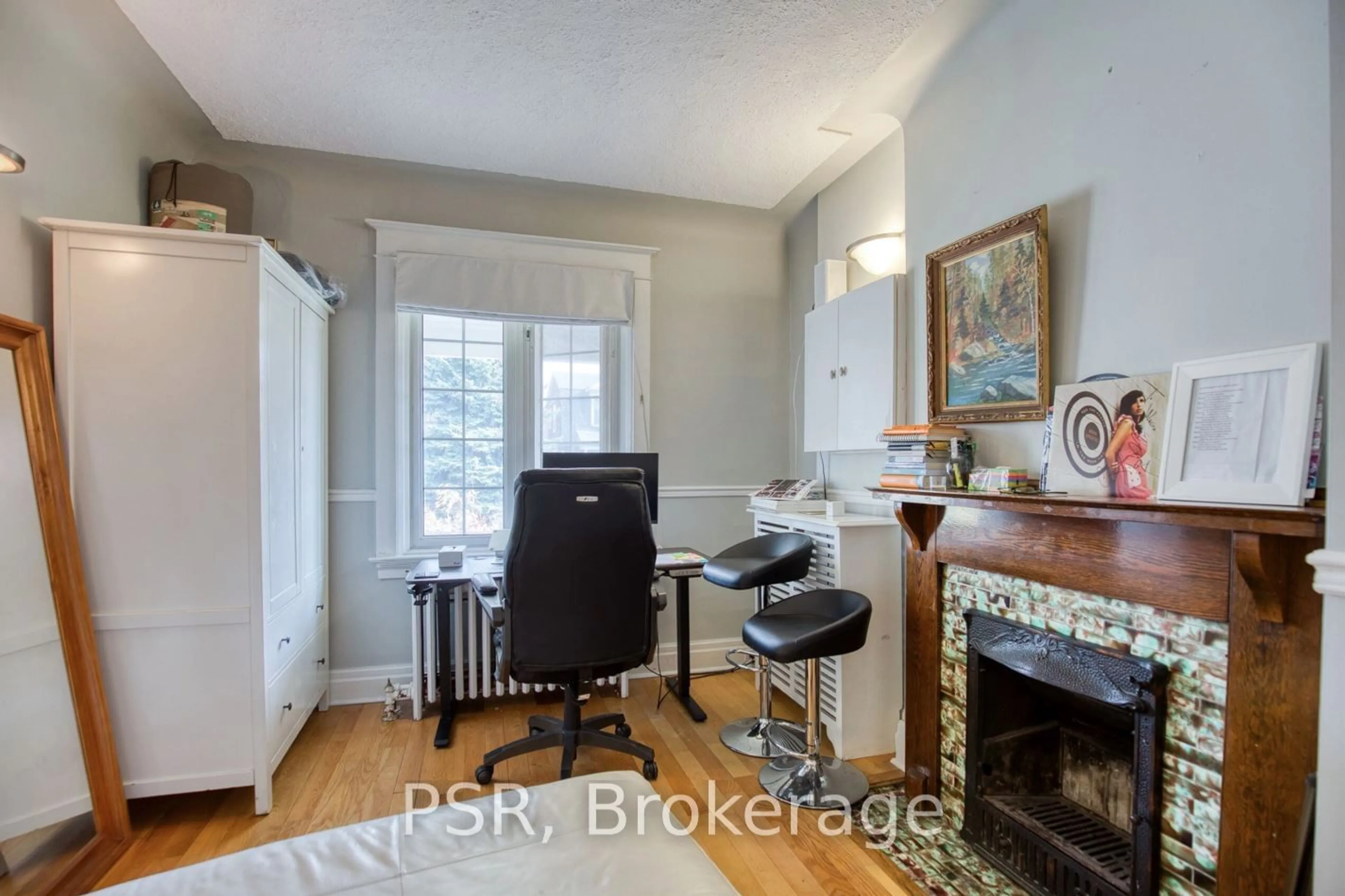 A pic of a room for 82 Greensides Ave, Toronto Ontario M6G 3P7