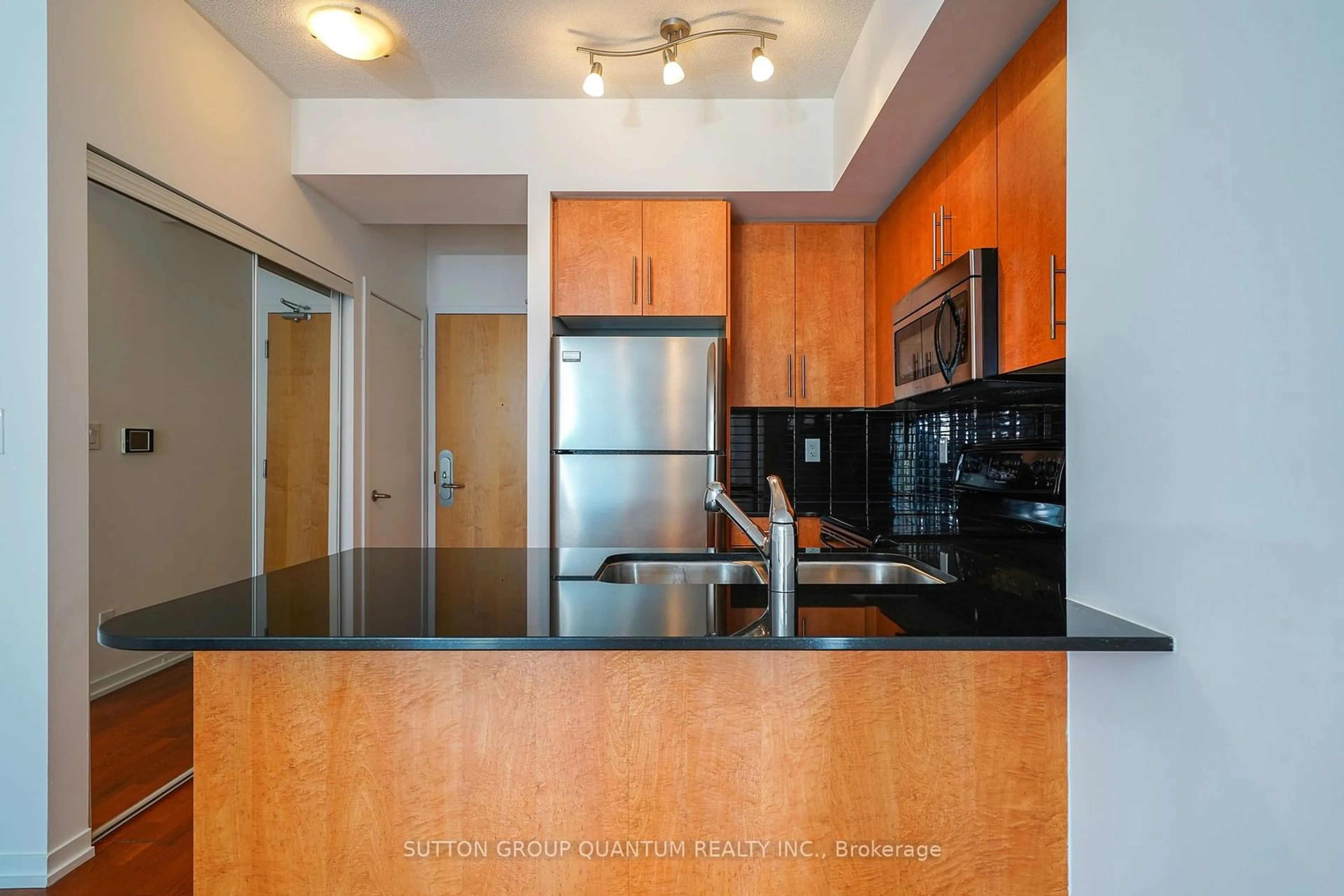 Standard kitchen, unknown for 65 Bremner Blvd #2502, Toronto Ontario M5J 0A7