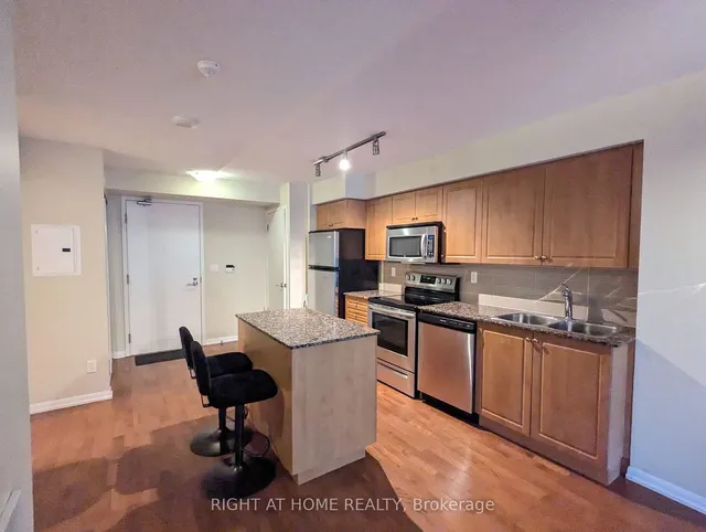 Additional image 17 of 209 Fort York Blvd Unit 965