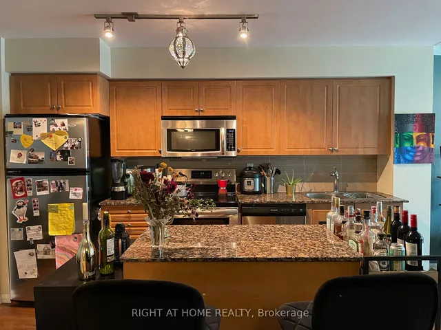 Additional image 15 of 209 Fort York Blvd Unit 965
