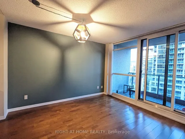 Additional image 10 of 209 Fort York Blvd Unit 965