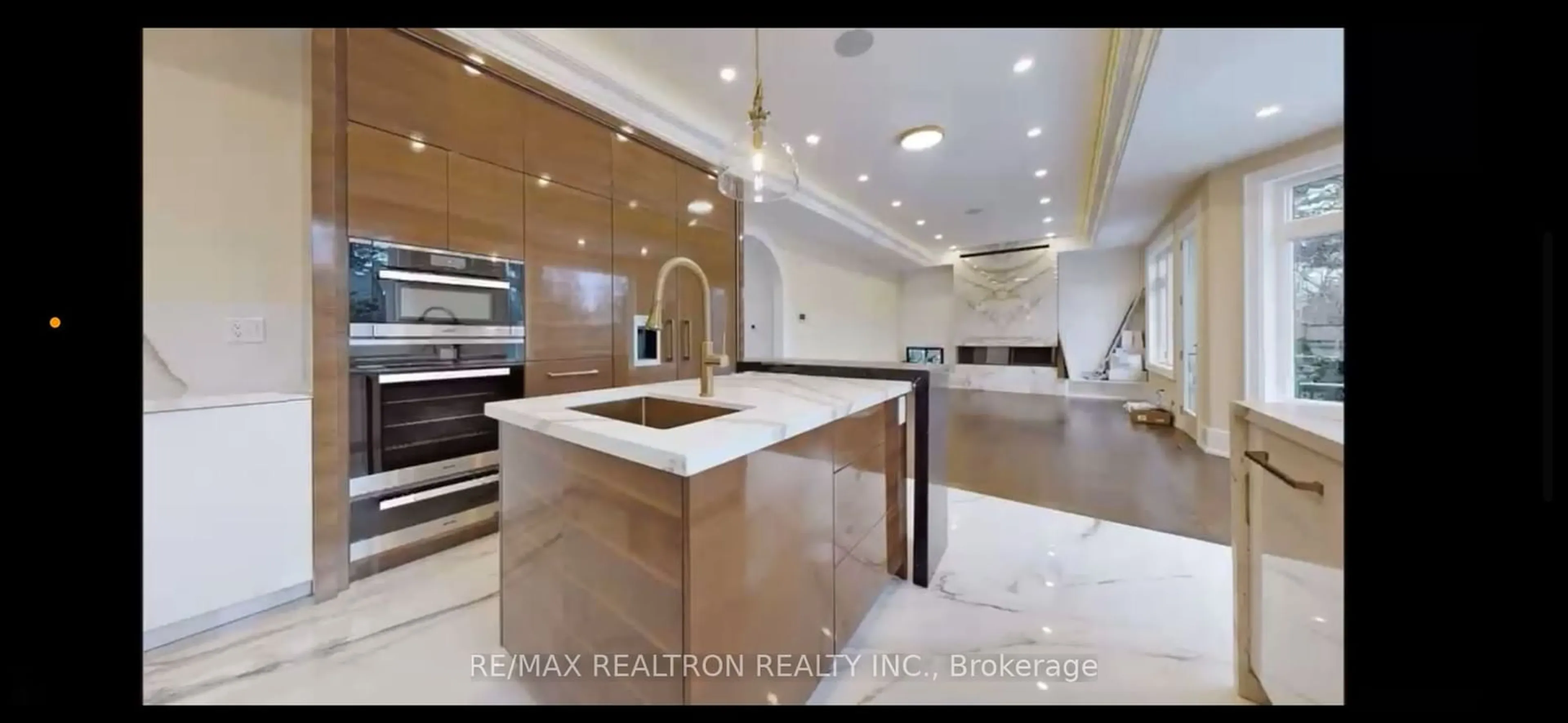 Contemporary kitchen, ceramic/tile floor for 10 Jocelyn Cres, Toronto Ontario M3B 1A2