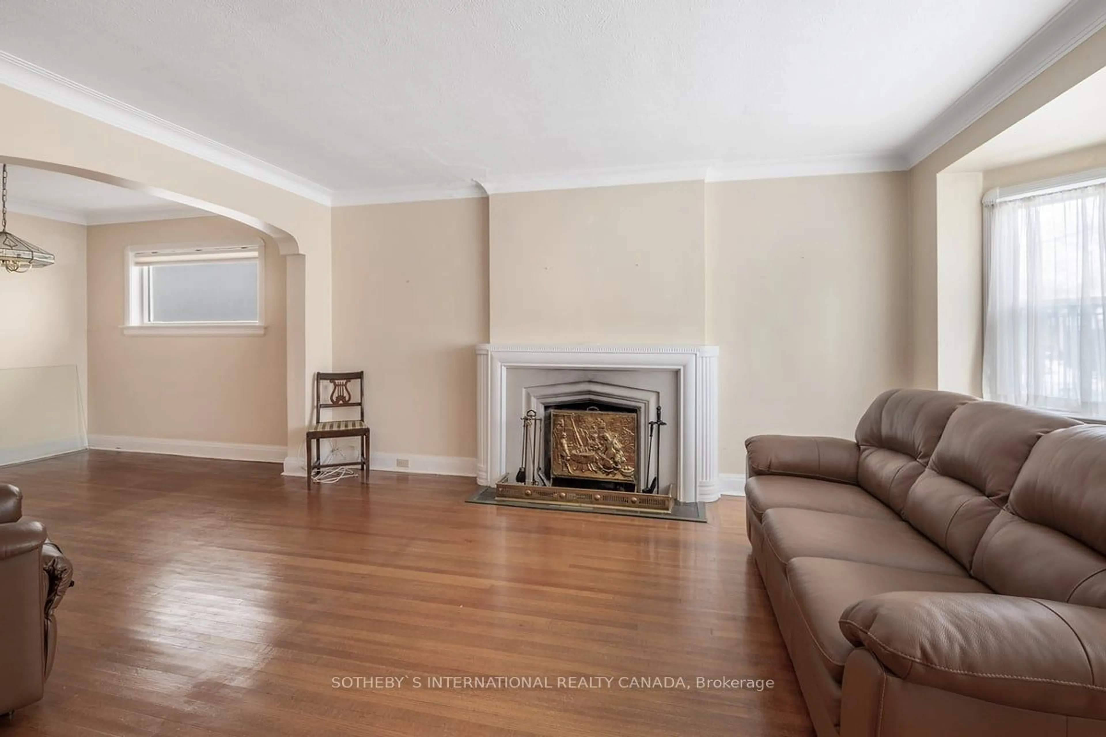 Living room with furniture, unknown for 177 Joicey Blvd, Toronto Ontario M5M 2V3