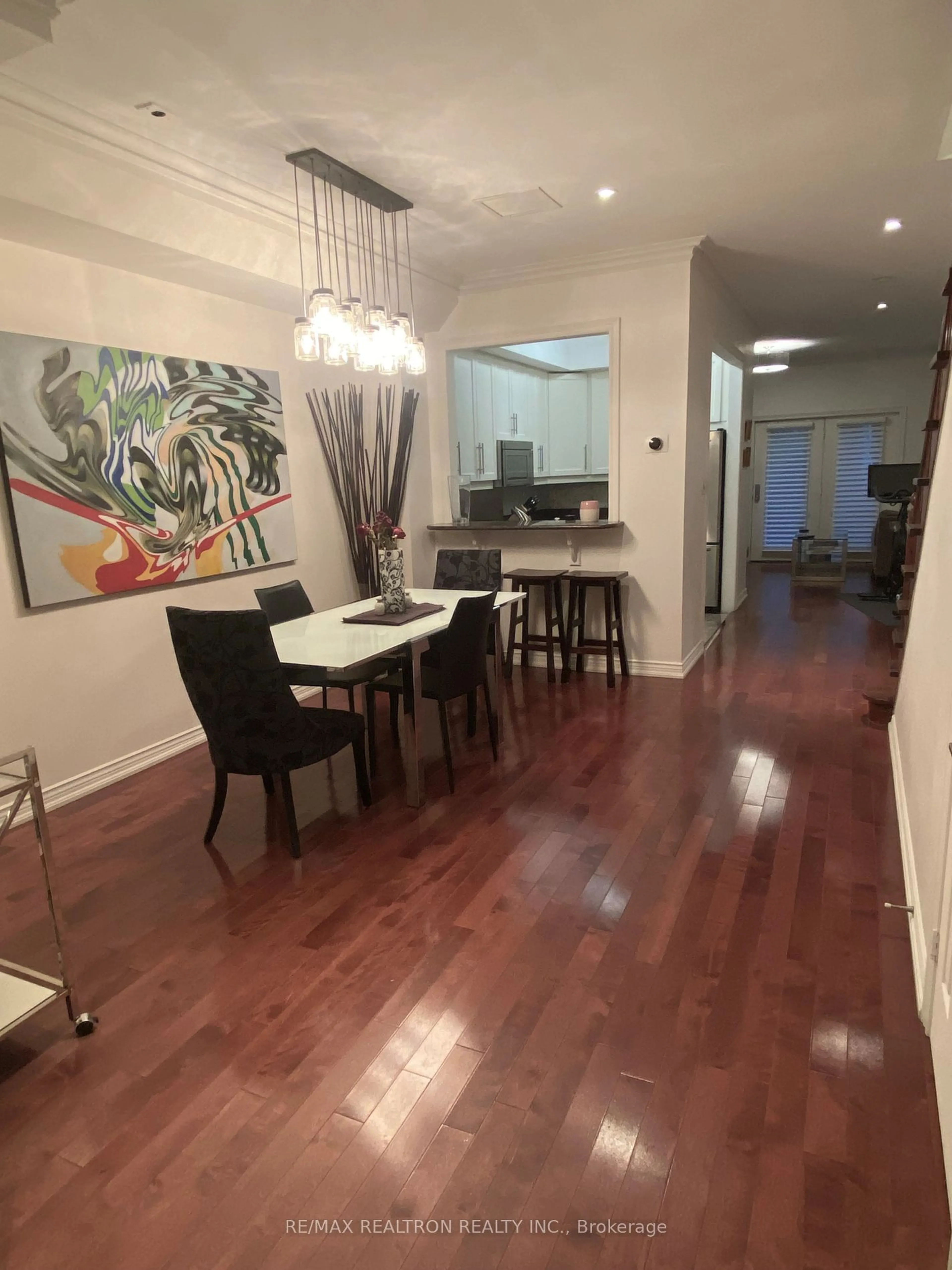 Dining room, wood/laminate floor for 645 Davenport Rd #6, Toronto Ontario M5R 1L3