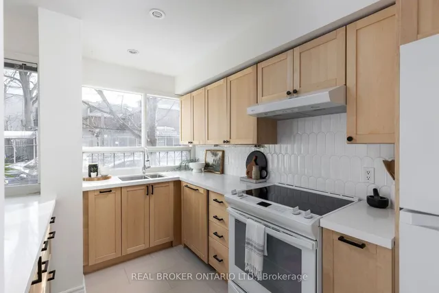 Additional property image - 134 Dupont St