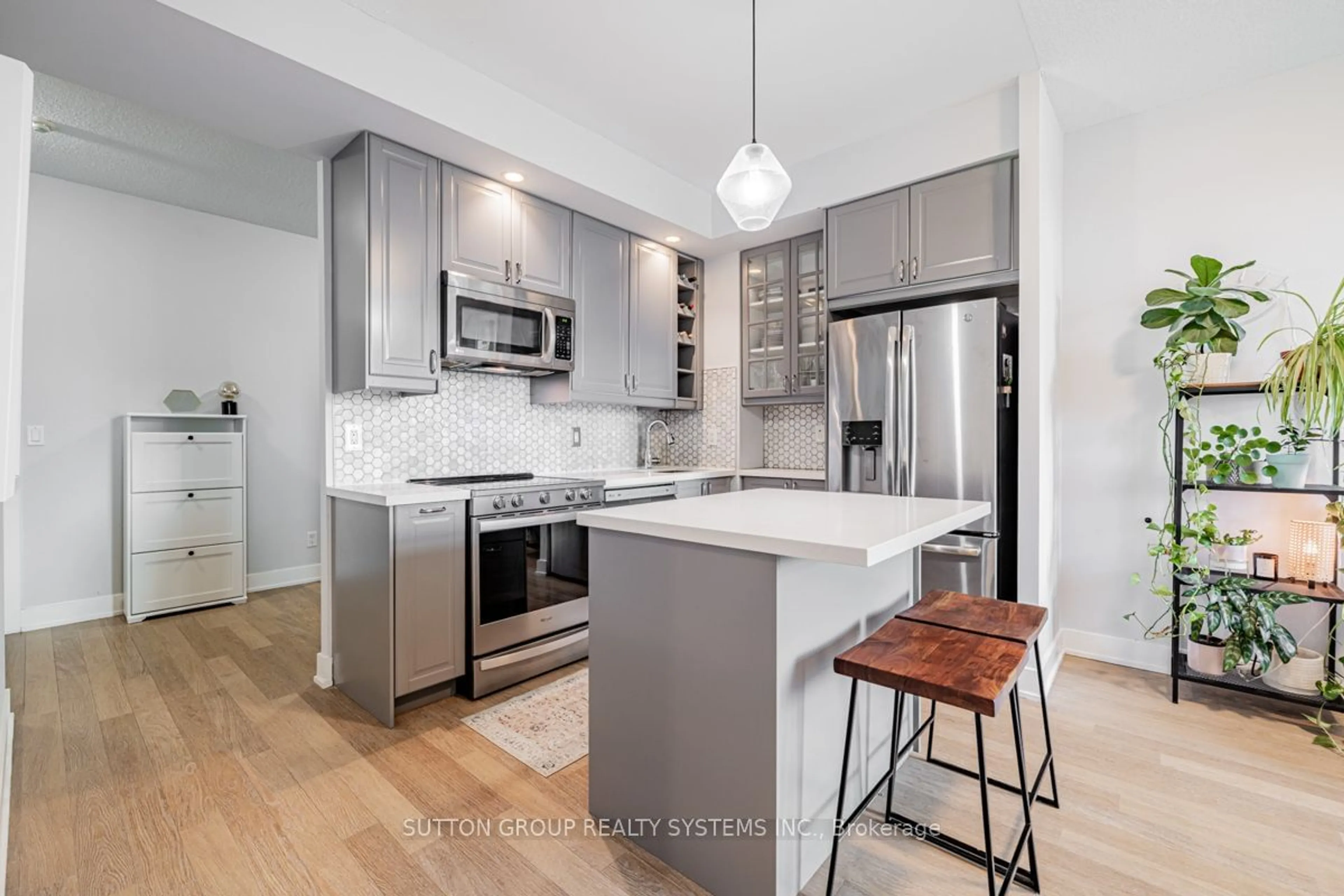 Open concept kitchen, unknown for 120 Homewood Ave #1103, Toronto Ontario M4Y 2J3