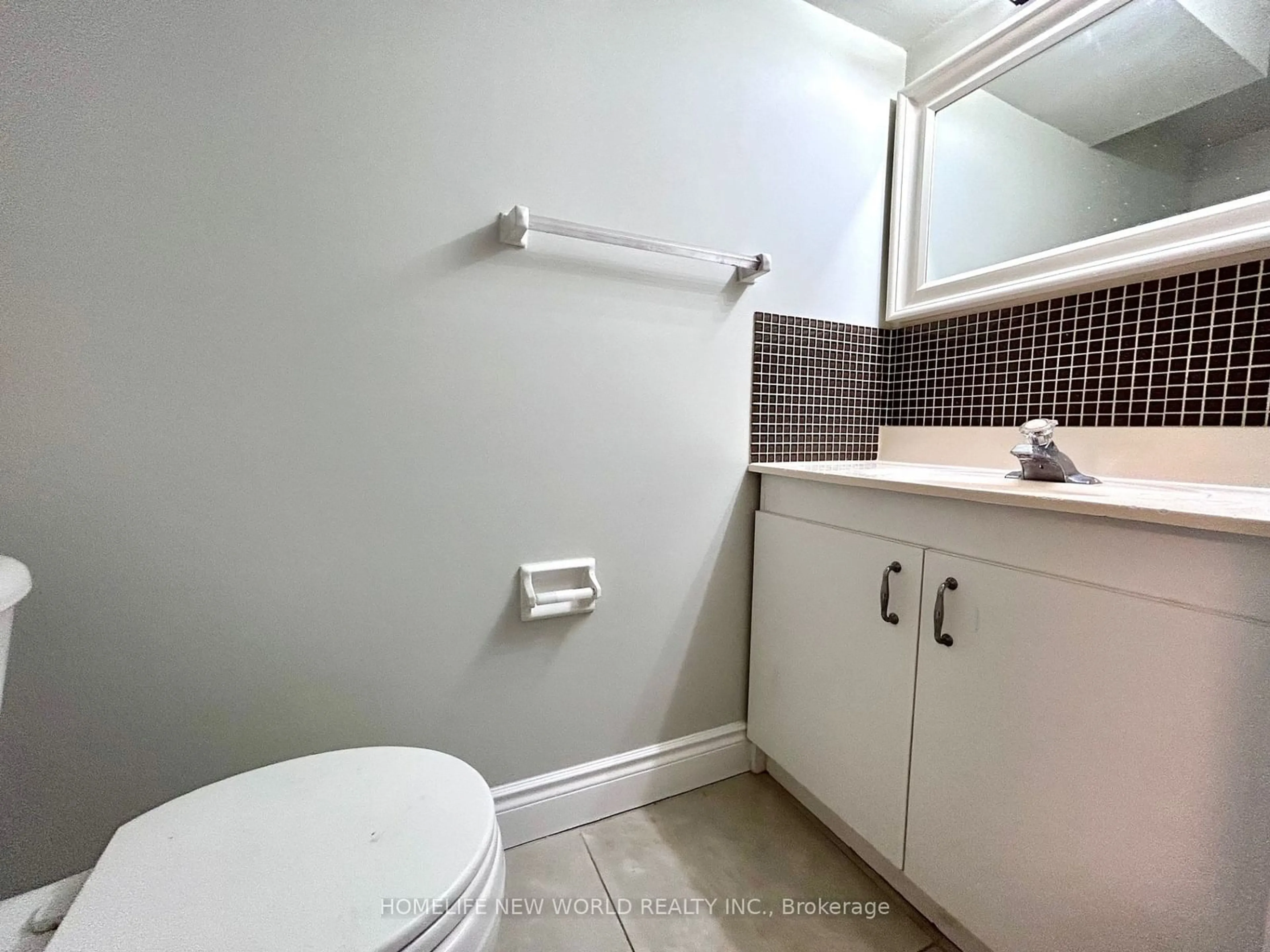 Standard bathroom, unknown for 7 Jenny Wren Way, Toronto Ontario M2H 2Y8