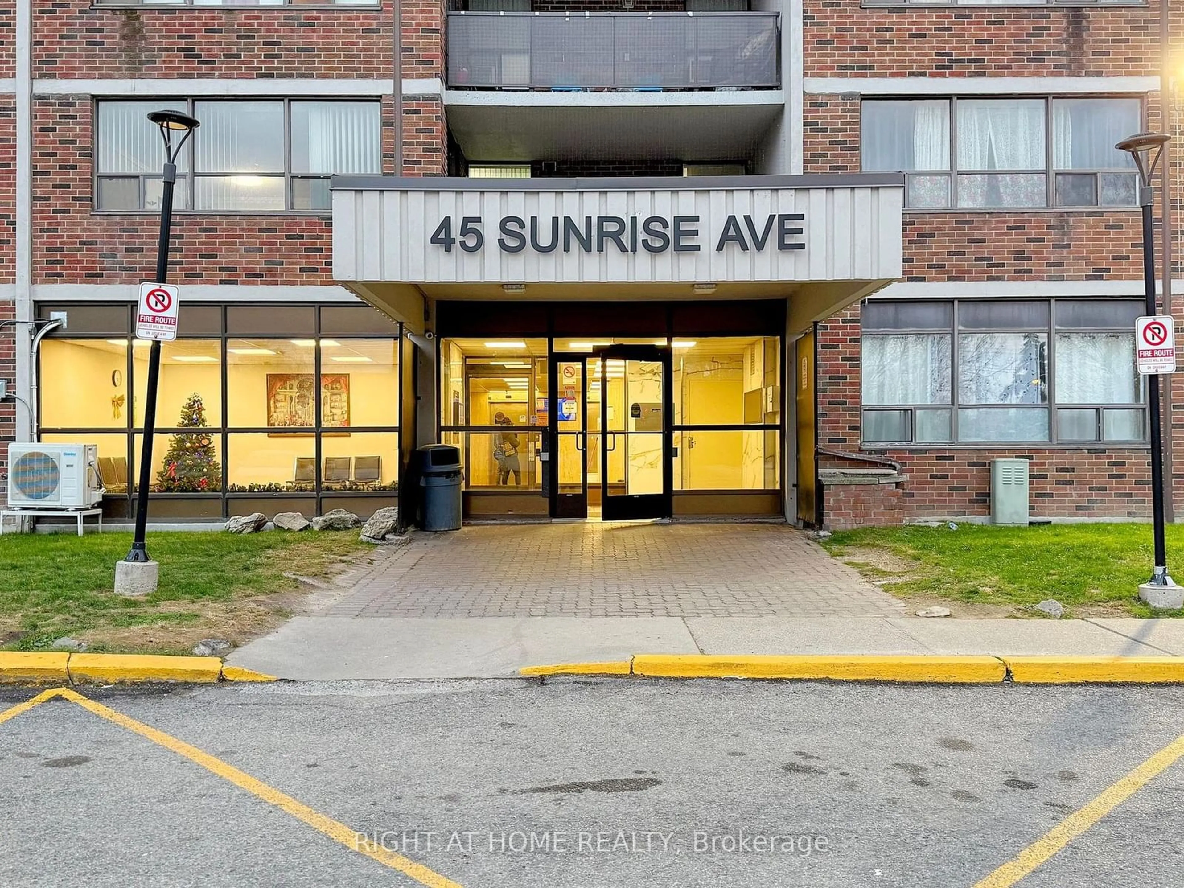 Unknown for 45 Sunrise Ave #214, Toronto Ontario M4A 2S3