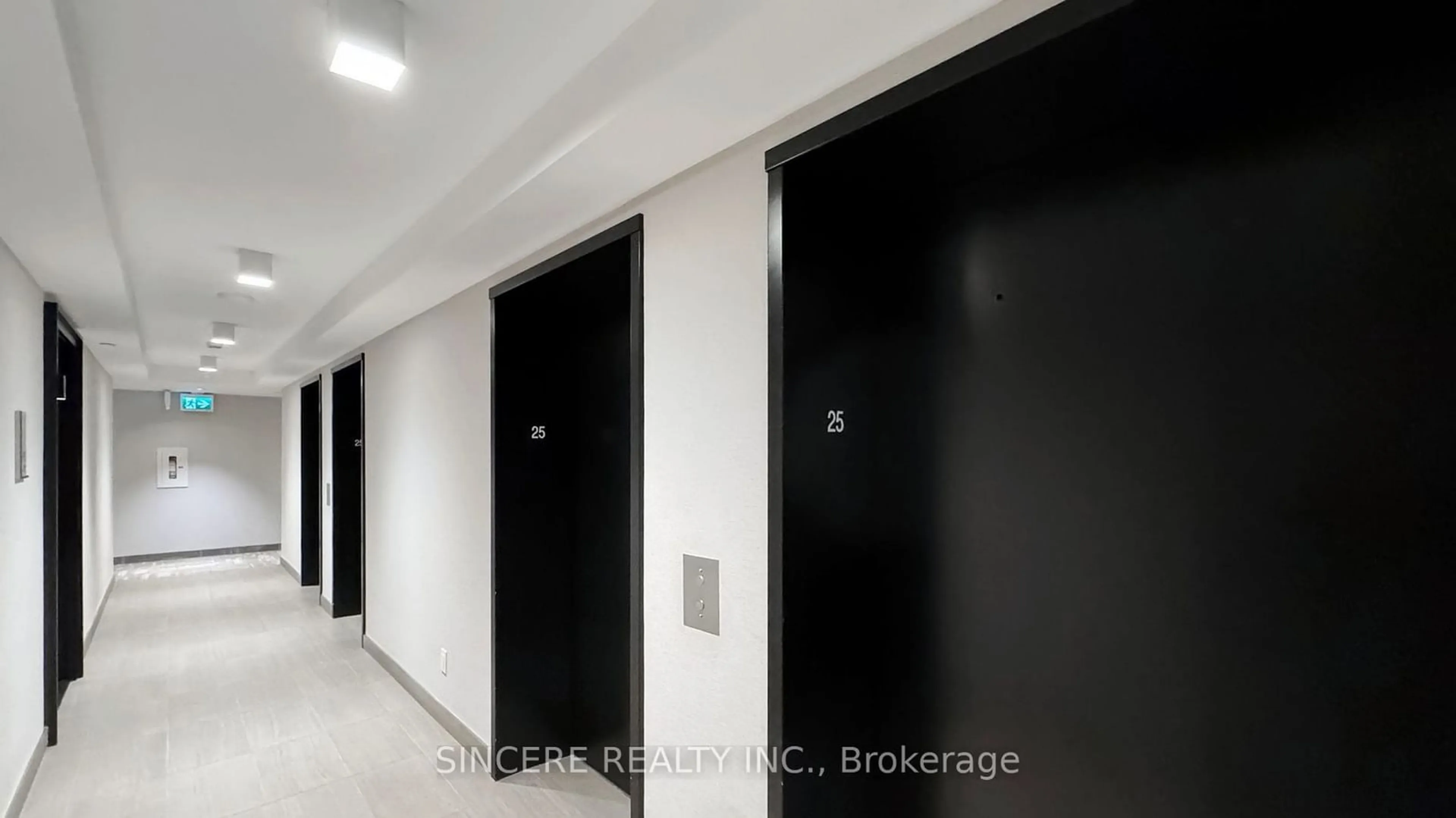 Indoor foyer for 125 Redpath Ave #2507, Toronto Ontario M4S 0B5