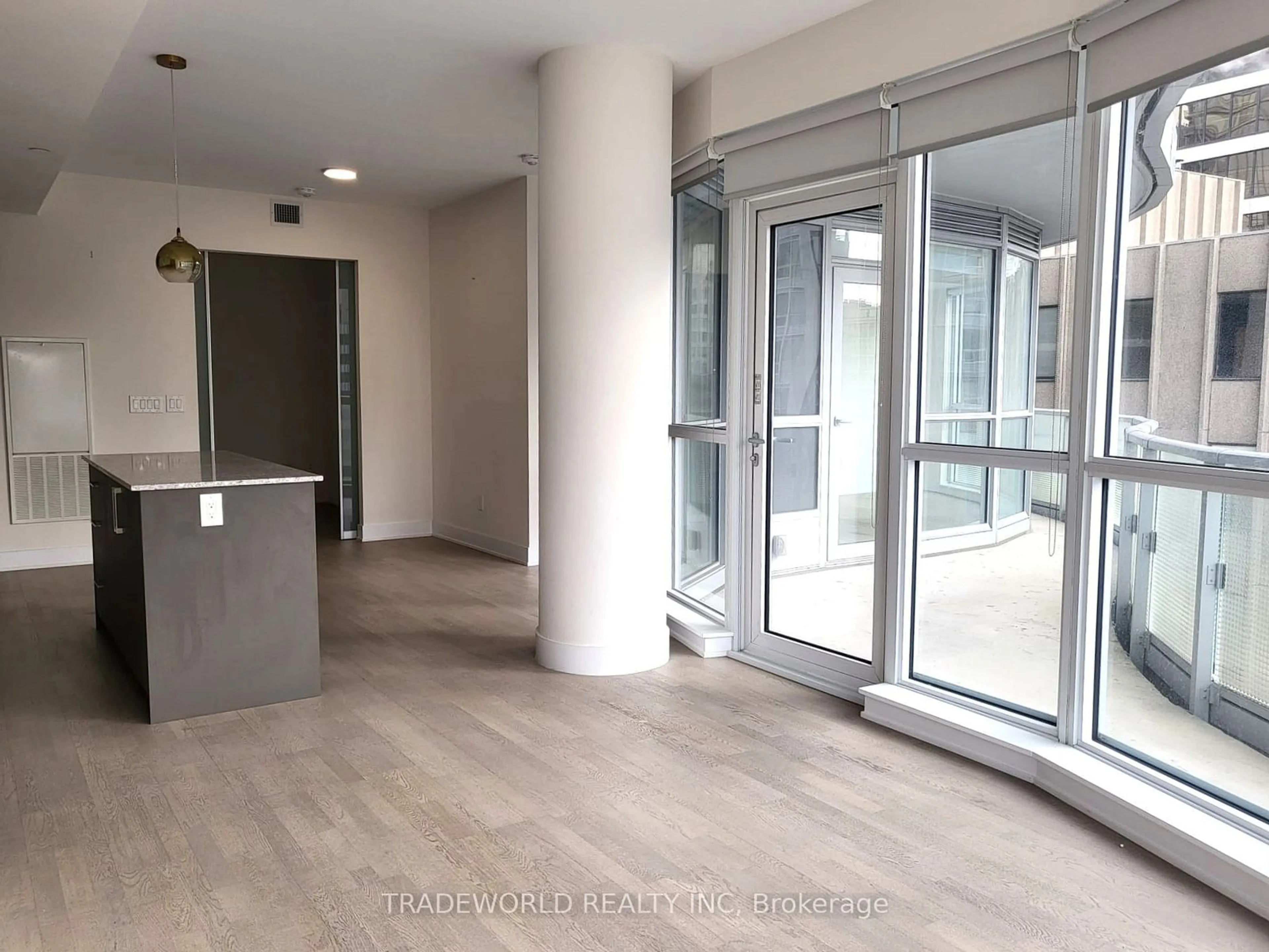 Indoor foyer for 88 Cumberland St #902, Toronto Ontario M5R 0C8