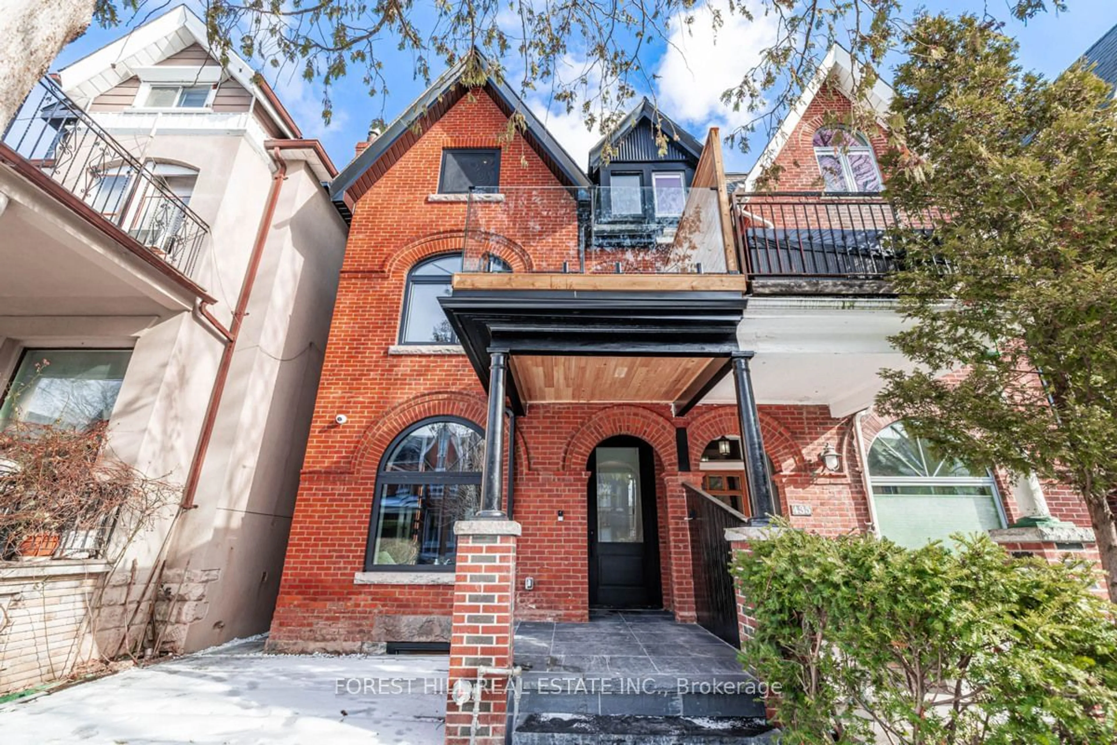 Home with brick exterior material, street for 437 Euclid Ave, Toronto Ontario M6G 2T1