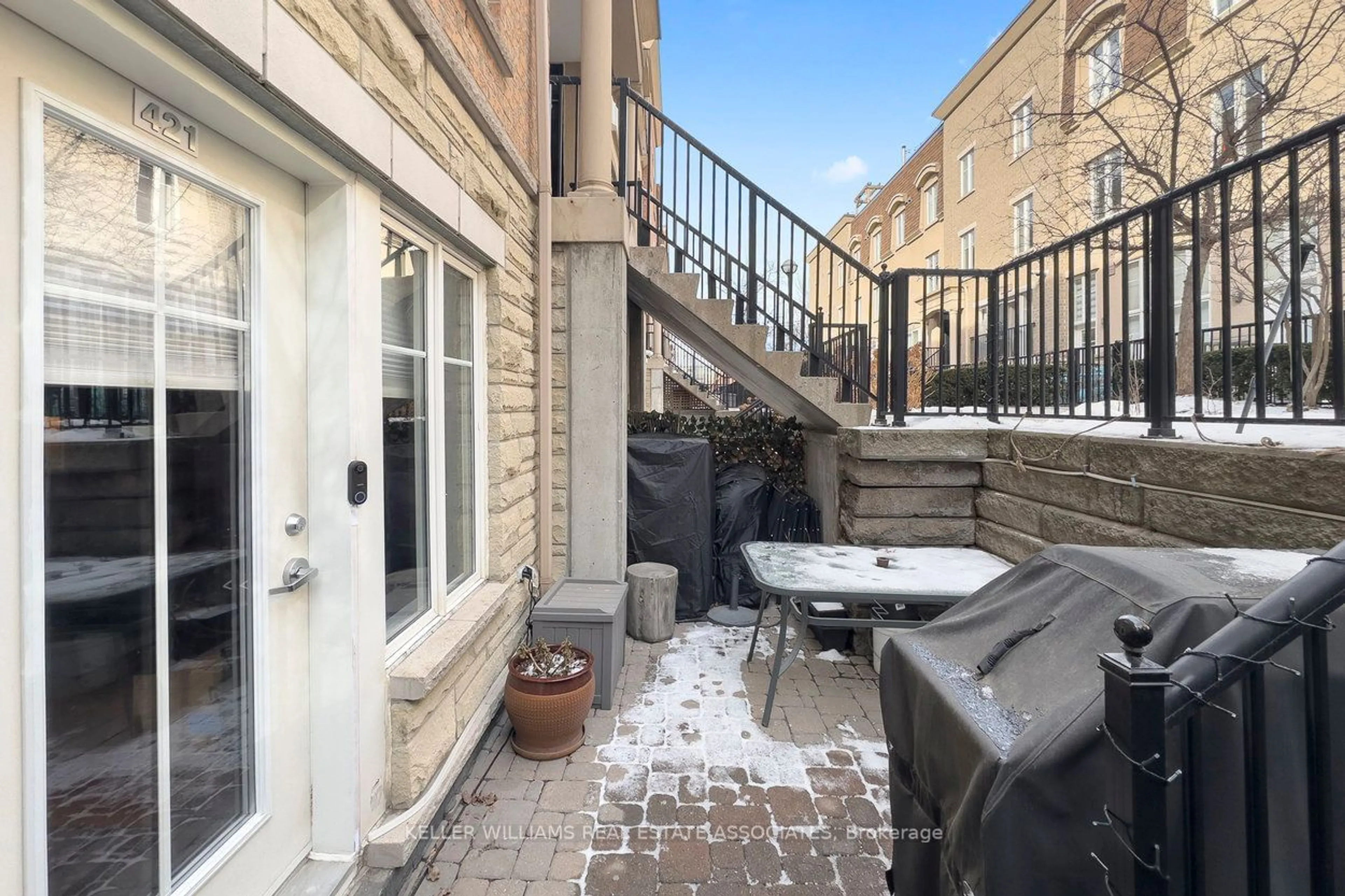 Patio, street for 34 Western Battery Rd #421, Toronto Ontario M6K 3N9