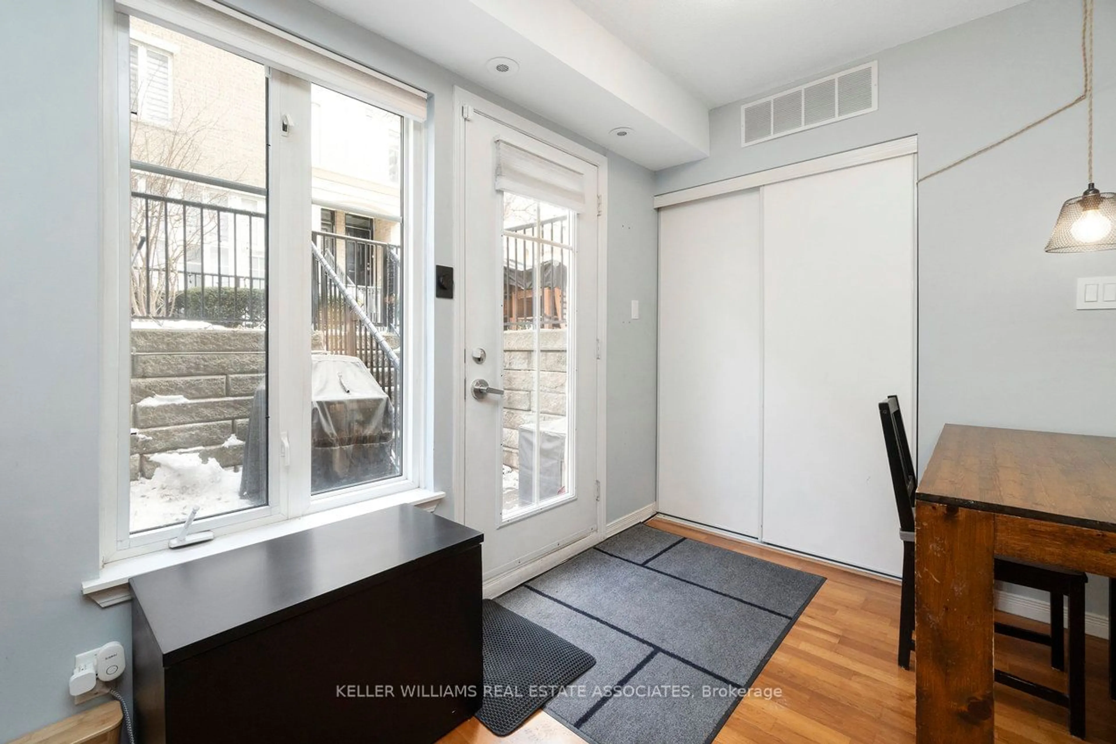 Indoor entryway for 34 Western Battery Rd #421, Toronto Ontario M6K 3N9