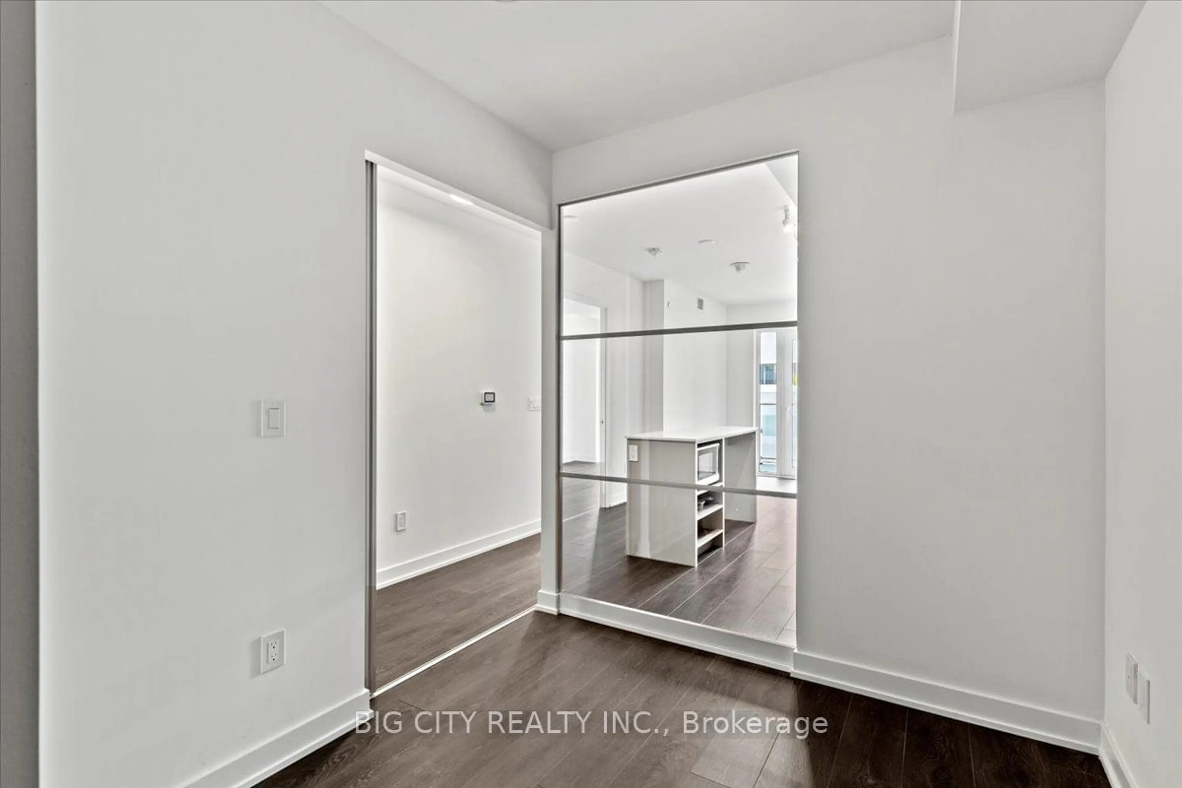 A pic of a room for 8 Tippett Rd #417, Toronto Ontario M3H 0E7