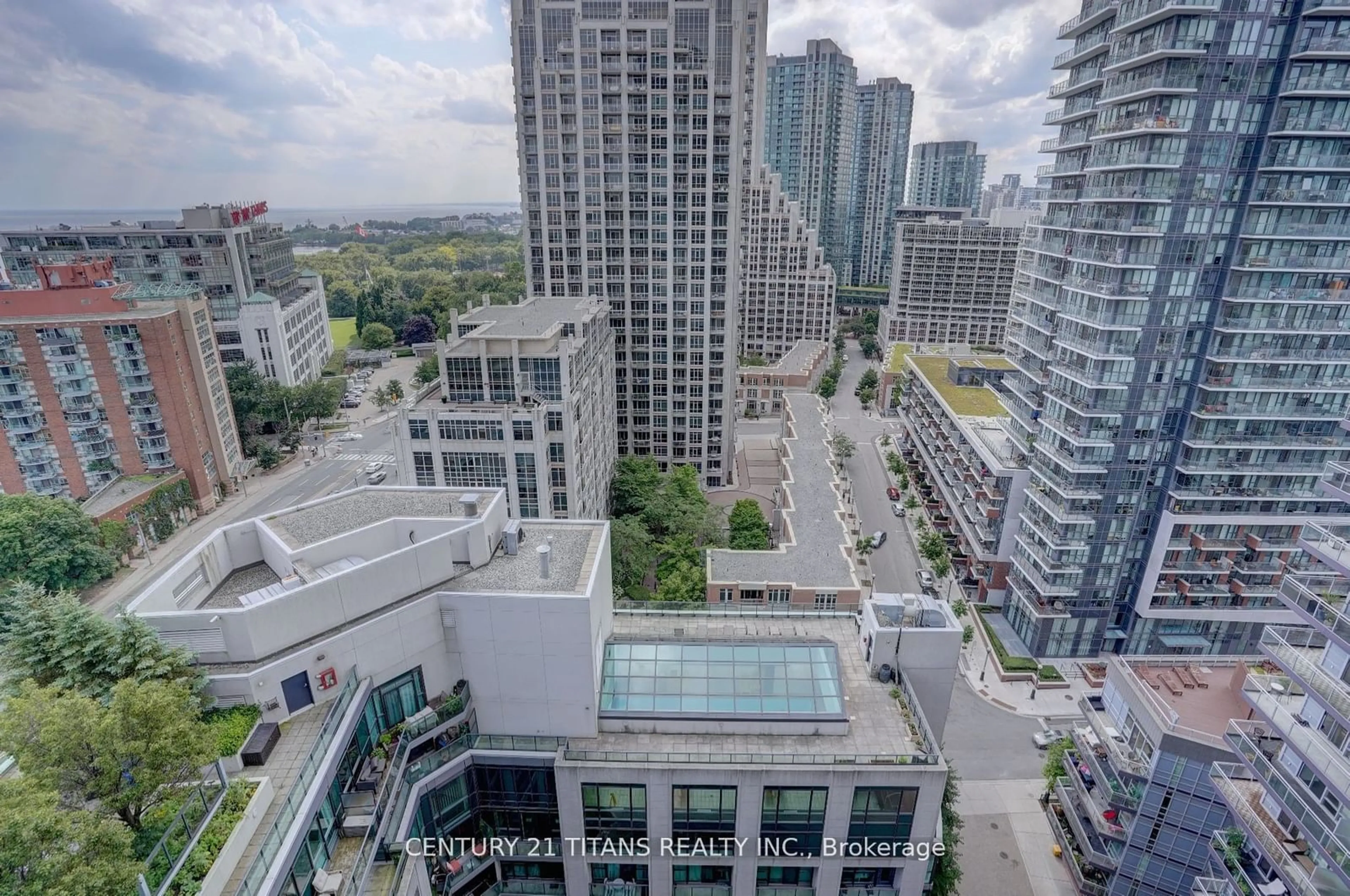 A pic from outside/outdoor area/front of a property/back of a property/a pic from drone, city buildings view from balcony for 600 Fleet St #1909, Toronto Ontario M5V 1B7