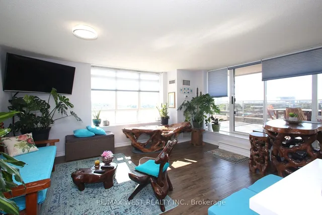 Additional property image - 650 Lawrence Ave Unit 905