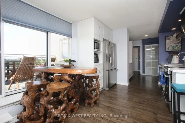 Additional property image - 650 Lawrence Ave Unit 905