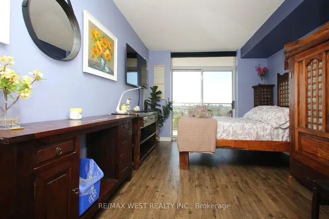 Additional property image - 650 Lawrence Ave Unit 905