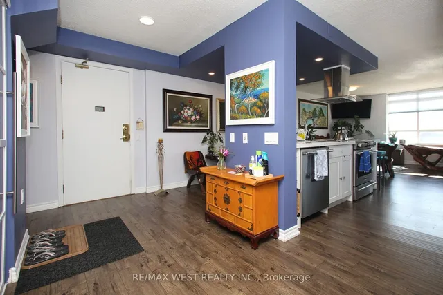 Additional property image - 650 Lawrence Ave Unit 905