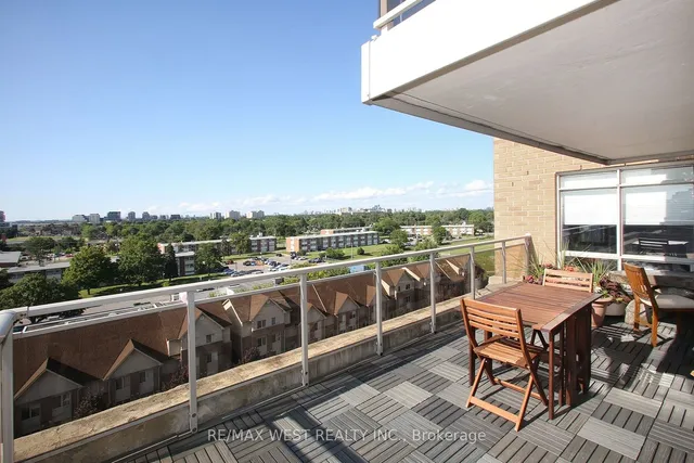 Additional property image - 650 Lawrence Ave Unit 905