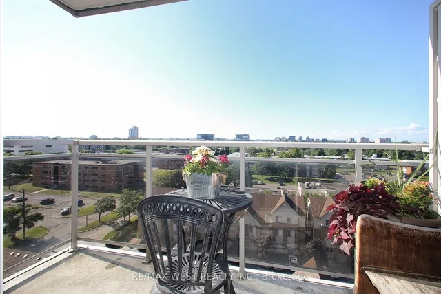 Additional property image - 650 Lawrence Ave Unit 905