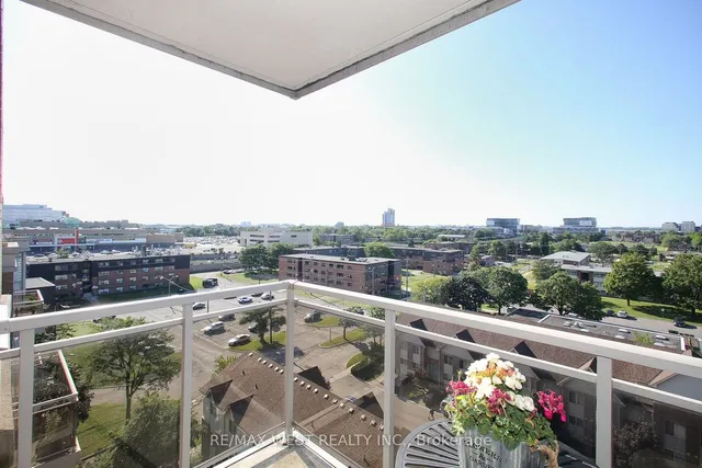 Additional property image - 650 Lawrence Ave Unit 905