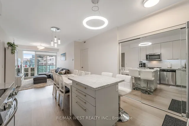 Additional property image - 70 Roehampton Ave Unit 1122