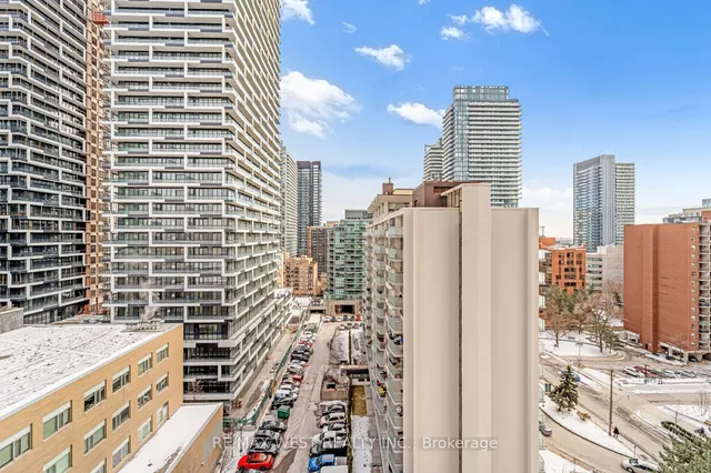 Additional property image - 70 Roehampton Ave Unit 1122