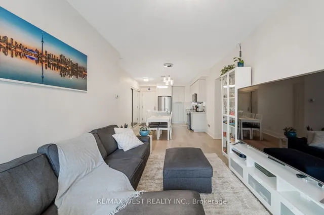 Additional property image - 70 Roehampton Ave Unit 1122